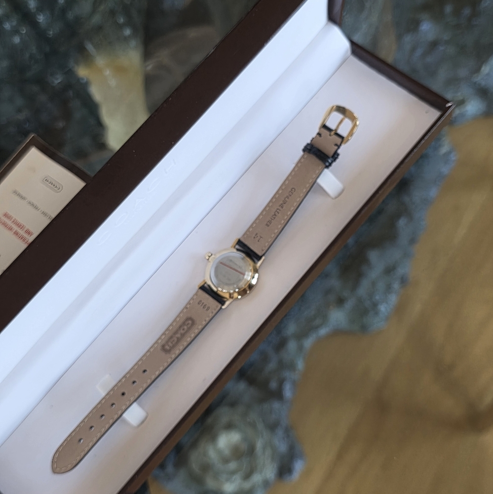 New, Vintage Coach Swiss Made Watch - Picture 5 of 16